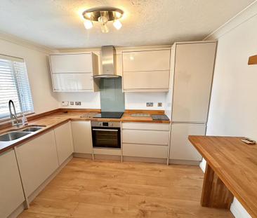 3 bedroom link detached house to rent - Photo 4
