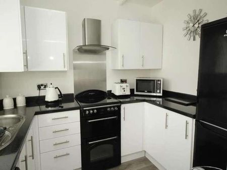 Hamilton Road, Feltham, TW13 - Photo 4