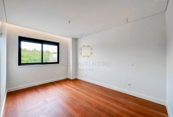 Apartamento T4 em Porto