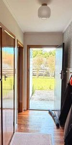 Cosy 3 Bedroom Home with Deck and Garage - Photo 4