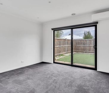 Gorgeous large home! - Photo 2