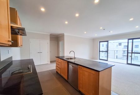 Rare 1 bedroom apartment in Flat bush - Photo 5