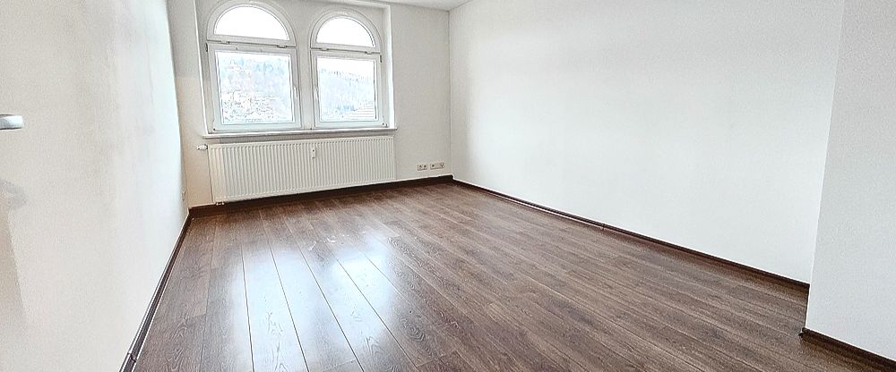 Schöne geräumige Dachgeschosswohnung in Stadtvilla - Photo 1