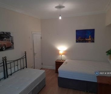 1 bedroom in a house share to rent - Photo 6