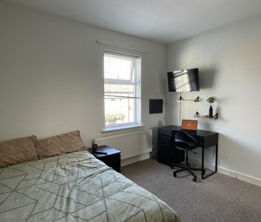 3 bedroom terraced house to rent - Photo 6