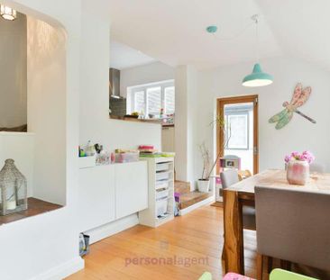 4 bedroom detached house to rent - Photo 3