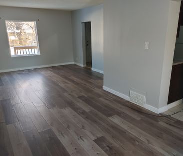 1368 ATHOL 3 BEDROOMS - Photo 3