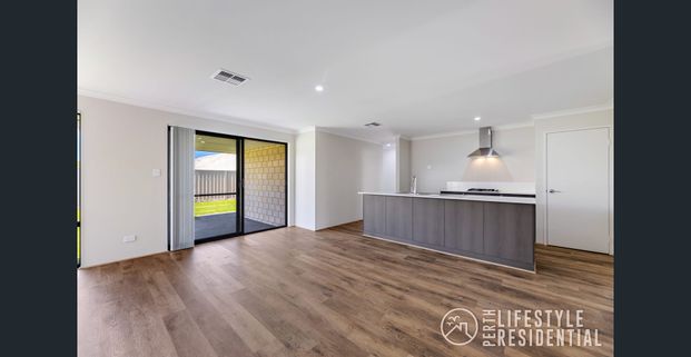 GORGEOUS FAMILY HOME FOR RENT - Photo 1