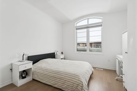 For Lease - 99 Mcbride Trail, Barrie, Ontario - Photo 3