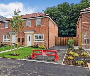 3 bedroom semi-detached house to rent - Photo 2
