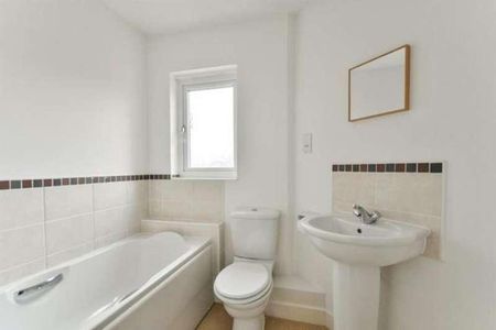 Barley Leaze, Chippenham, SN14 - Photo 4