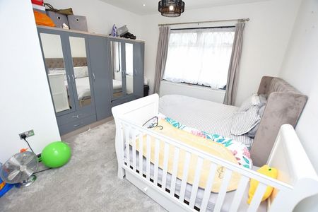 Purland Close, Dagenham, RM8 - Photo 3