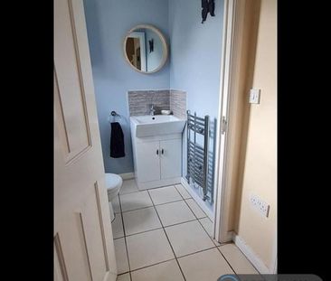 3 bedroom terraced house to rent - Photo 4