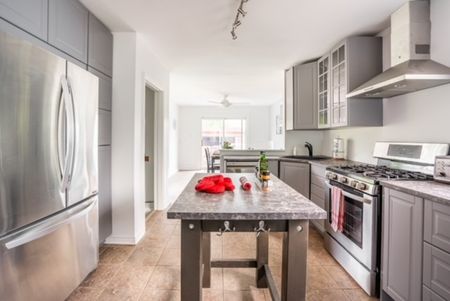 $3,649 / 4 br / 2 ba / 3400 sqft 11 McKay Rd - Photo 5