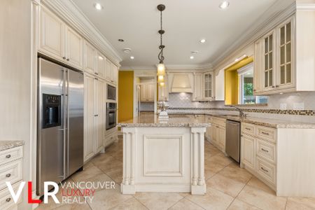 House in Richmond, BC - Photo 2