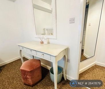 2 bedroom end of terrace house to rent - Photo 4