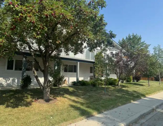 3340 Glenbrook | 3340 41 Street Southwest, Calgary - Photo 1