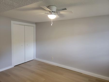 Renovated 4 Bedroom Duplex near Knox Mountain - Photo 2