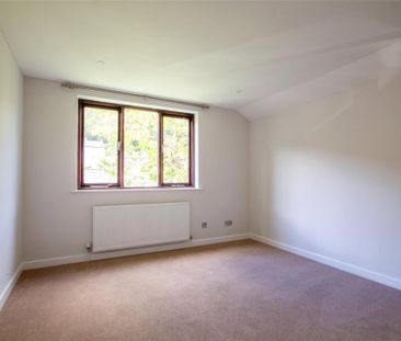 4 bedroom detached house to rent - Photo 2