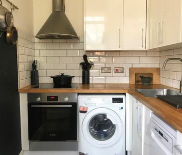 1 Bed Flat, Thurlow Park Rd, SE21 - Photo 4