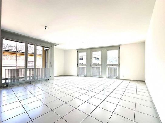 Lugano - bright and spacious 2.5 room apartment in the lake area - Photo 1