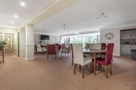 Nicholls Lodge, Bishop’s Stortford - Photo 4