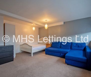 2 Bedroom Mid Terraced House for rent in Knowle Grove - Photo 1