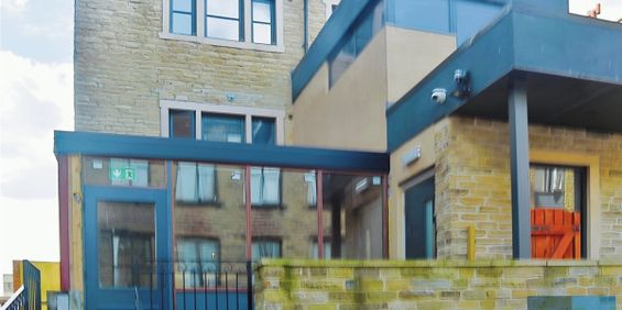 Florences Apartments, 6 Macaulay Street, Huddersfield, HD1 - Photo 3