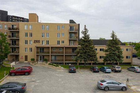 apartments at 2100 Regent Street - Photo 4