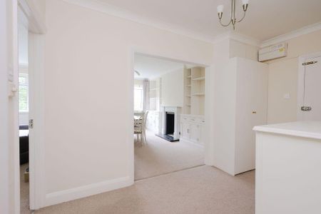 4 bedroom flat to rent - Photo 2