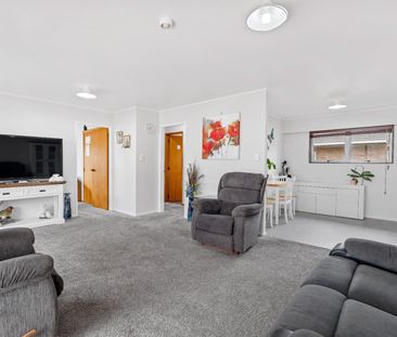 Two Bedroom on Woodhill - Photo 2