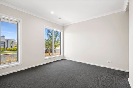 Four Bedroom Family Home - Parkland On Your Doorstep - Photo 3