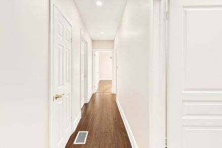 For Lease - 9 Benshire Drive, Toronto, Ontario - Photo 3