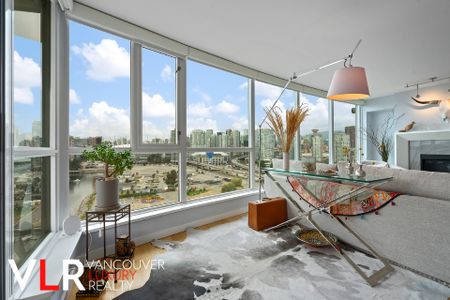 Condo in Downtown Vancouver, BC - Photo 2