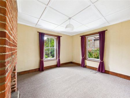 4 bedroom detached house to rent - Photo 2
