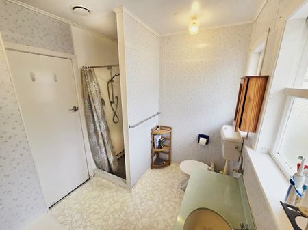 Stokes Valley Living - Photo 2