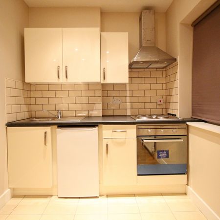 Lampton Road, Hounslow, TW3, Middlesex - Photo 3