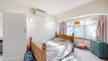 3 bedroom flat to rent - Photo 5