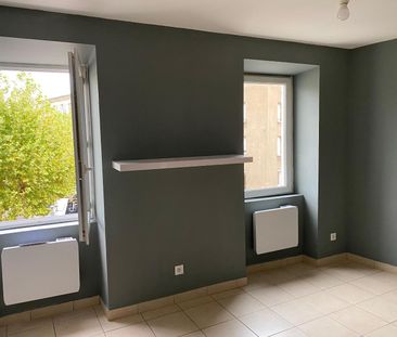 Location Appartement 1 pièce 21m² LES VANS 07140 - Photo 2