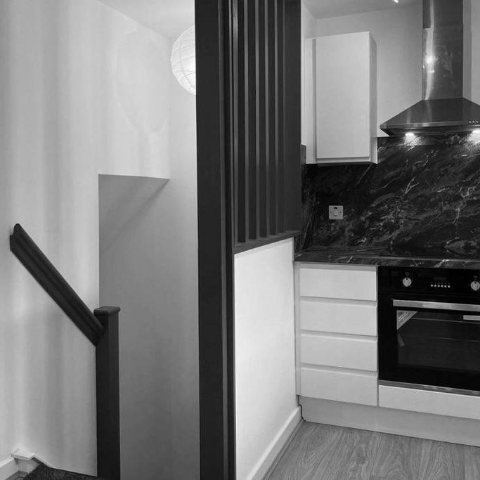 3 bedroom flat to rent - Photo 1