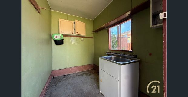 Updated 4 Bedroom Family Home, In A Prime Location! - Photo 1