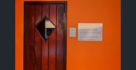 Loft style one bedroom Apartment - Photo 2