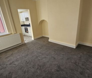 2 bed Terraced - To Let - Photo 3