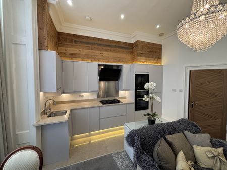 2 East Cliff Gardens, Preston City Centre - Photo 2