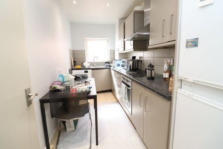 Room in a Shared Flat, Boardwalk Place, E14 - Photo 5