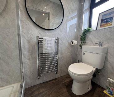 4 bedroom bungalow to rent - Photo 2