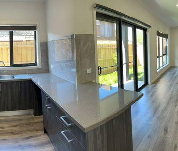 4 Jambe Court, Hampton Park VIC - Photo 5