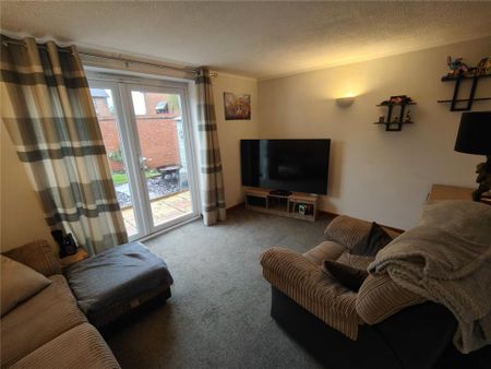 2 bedroom end of terrace house to rent - Photo 5