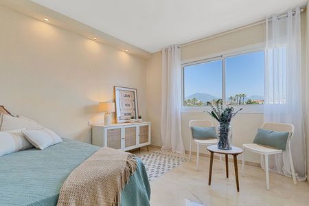 Middle Floor Apartment in Nueva Andalucía - Photo 4