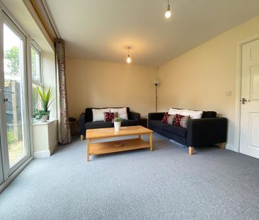 3 bedroom semi-detached house to rent - Photo 2